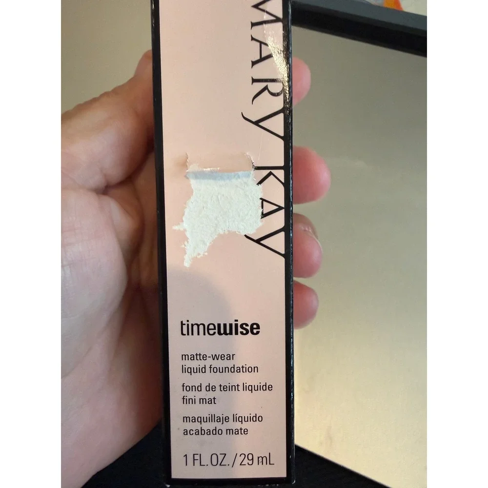 Mary Kay TimeWise Matte-Wear Liquid Foundation Ivory 3 1 fl oz‎ New in Box